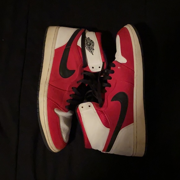 The Air Jordan 1 Retro High 'Blake Griffin' - Picture 2 of 5